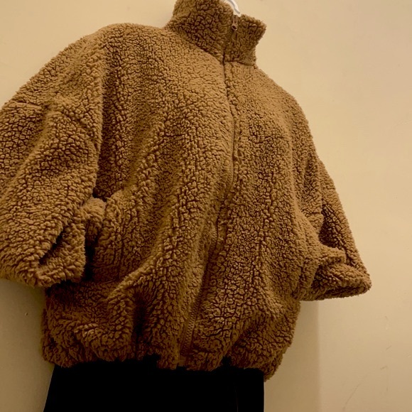 🍒BOGO🍒 Classic Cozy Teddy Bear Sherpa Full Zipper, Deep Pockets & Toggle straps - Picture 7 of 11